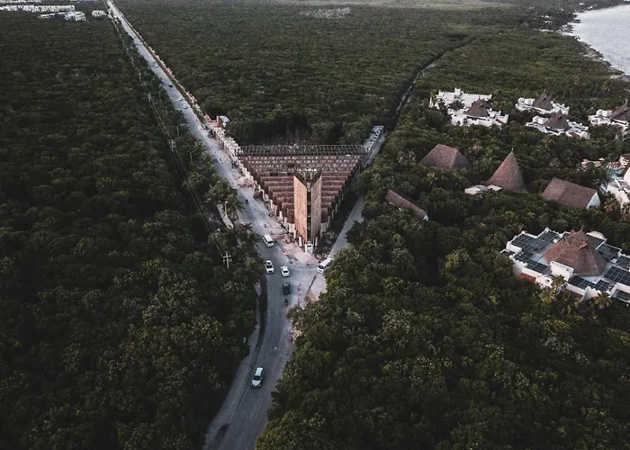 Hotel Eco Banitas *