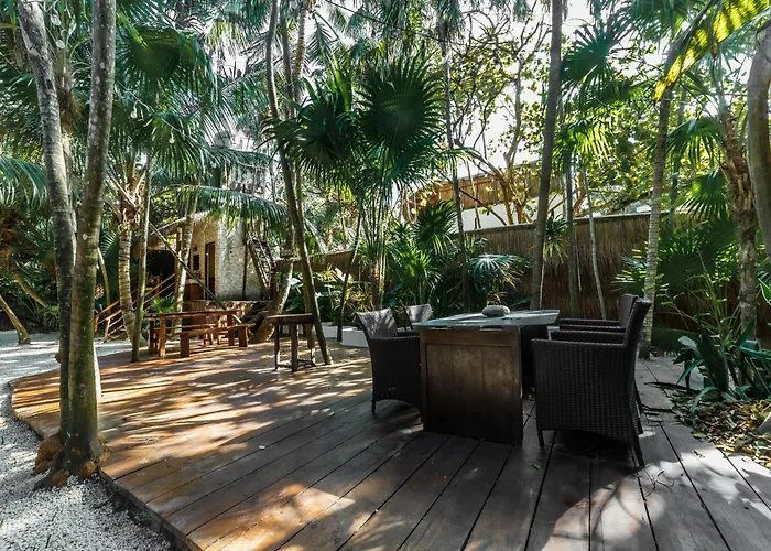 Eco Banitas Hotel